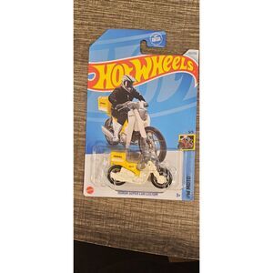 Hot Wheels HW Moto Honda Super Cub Custom -- ITEM #3258A-B & 3259A-F